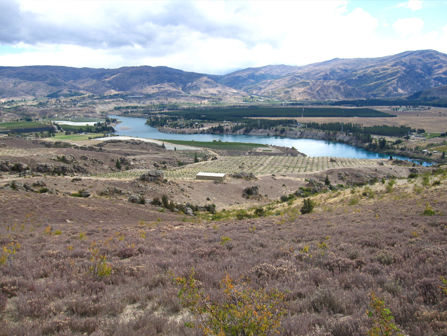 View over the Cromwell landscape and waterways